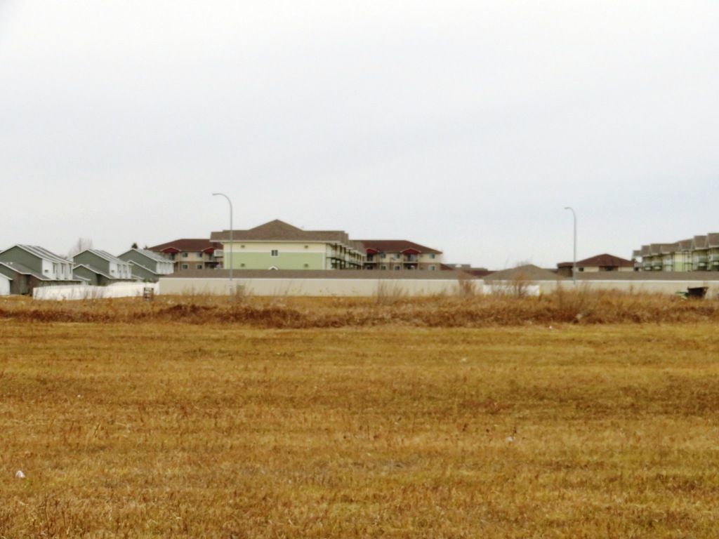 1011 20th Ave SE, Minot, ND 58701